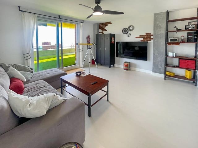 2 makuuhuone Kattohuoneisto myytävänä paikassa Benidorm mukana uima-altaan - 489 000 € (Ref: 9572327)