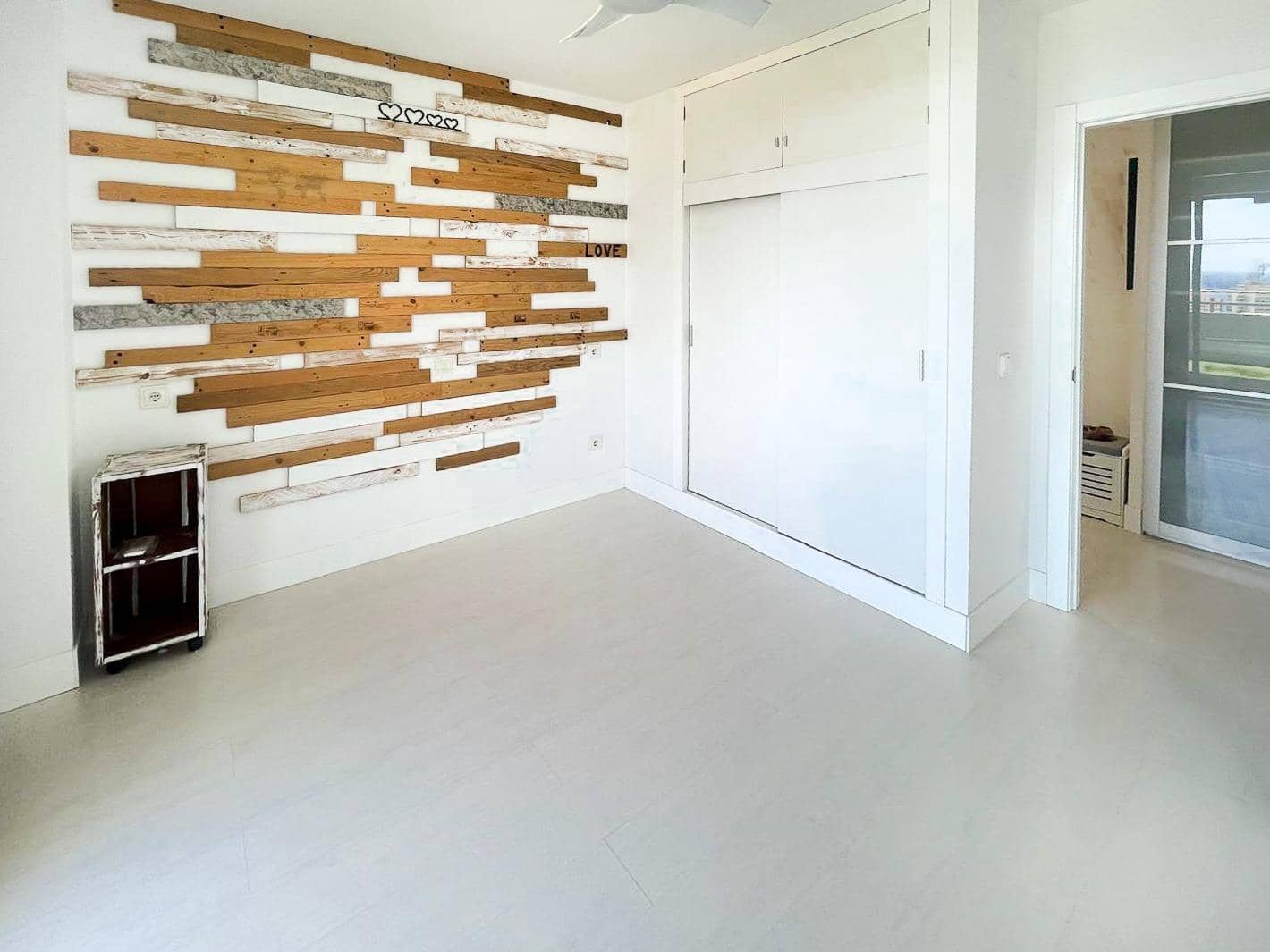 2 bedroom Penthouse for sale in Benidorm with pool - € 489,000 (Ref: 9572327)