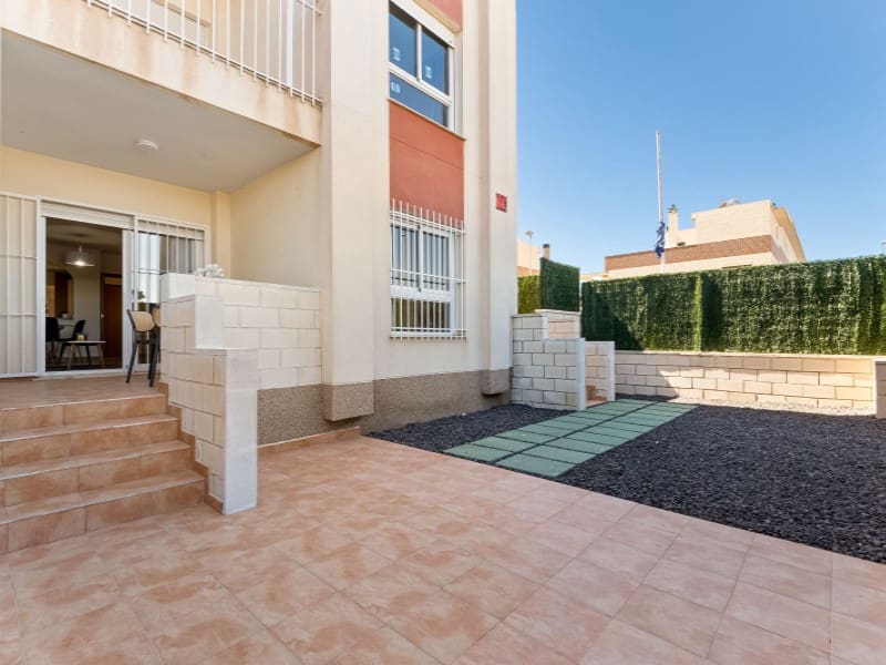 1 bedroom Flat for sale in Cabo Roig with pool garage - € 147,500 (Ref: 9572332)