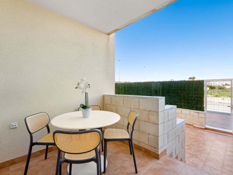1 bedroom Flat for sale in Cabo Roig with pool garage - € 147,500 (Ref: 9572332)