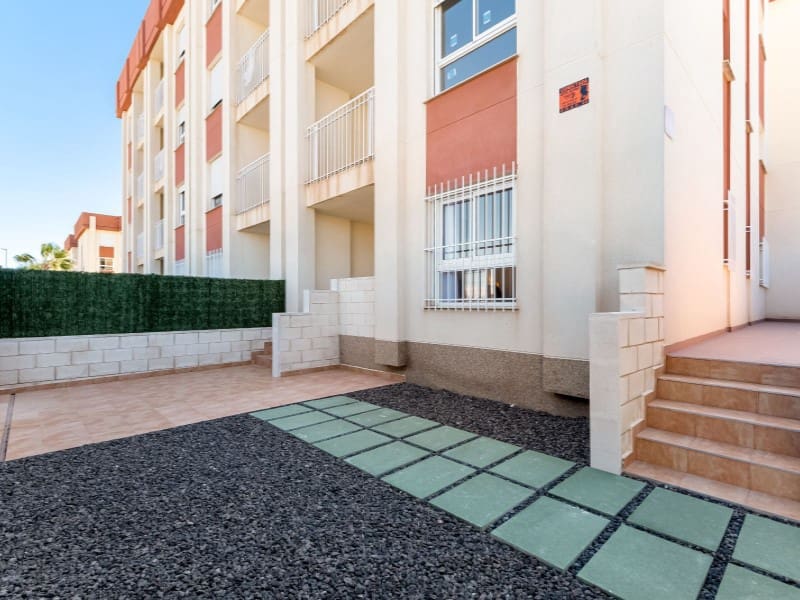 1 bedroom Flat for sale in Cabo Roig with pool garage - € 147,500 (Ref: 9572332)