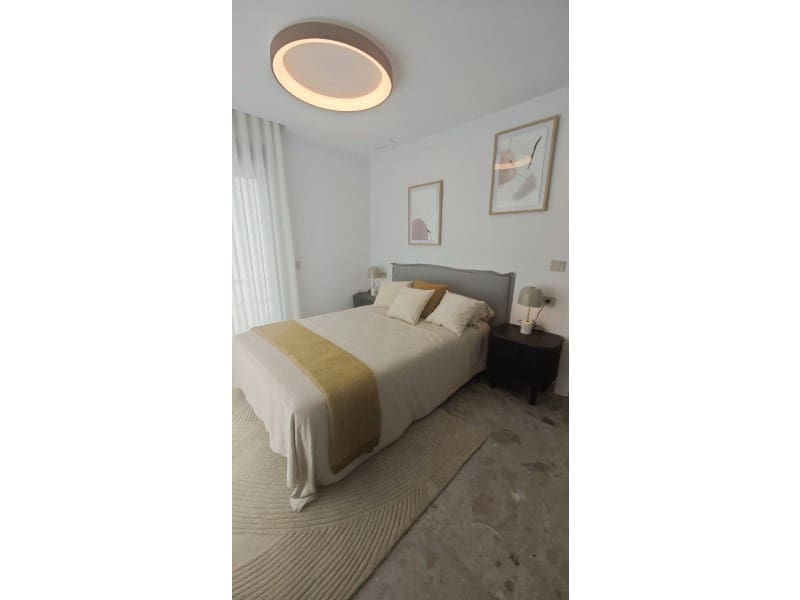 3 soveværelse Villa til salg i San Miguel de Salinas med swimmingpool - € 649.000 (Ref: 9572338)