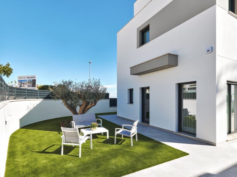 3 soveværelse Villa til salg i San Miguel de Salinas med swimmingpool - € 649.000 (Ref: 9572338)