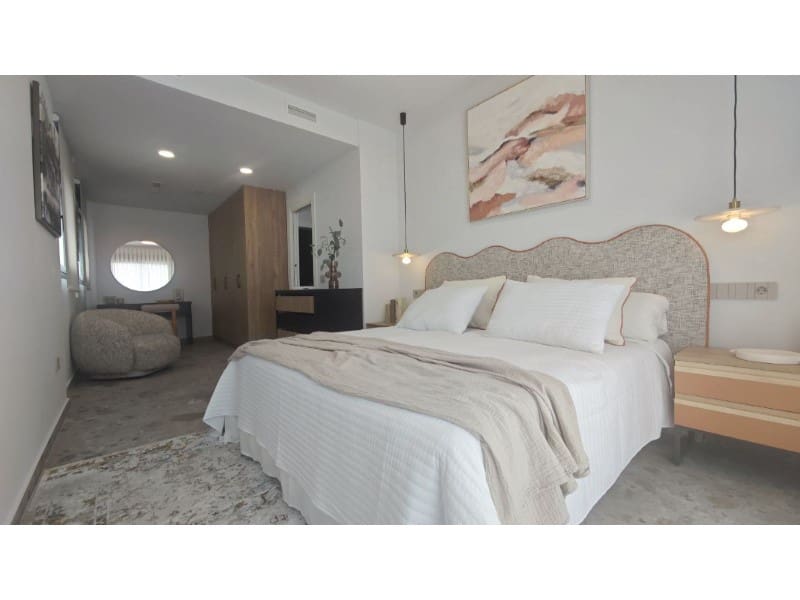 3 soveværelse Villa til salg i San Miguel de Salinas med swimmingpool - € 649.000 (Ref: 9572338)