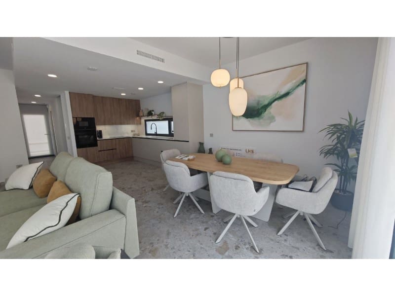 3 soveværelse Villa til salg i San Miguel de Salinas med swimmingpool - € 649.000 (Ref: 9572338)