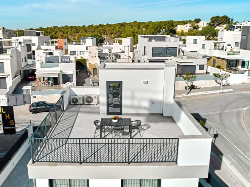 3 soveværelse Villa til salg i San Miguel de Salinas med swimmingpool - € 649.000 (Ref: 9572338)