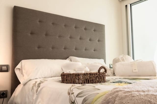 Apartamento de 1 habitación en Benidorm en venta con piscina - 466.500 € (Ref: 9572340)