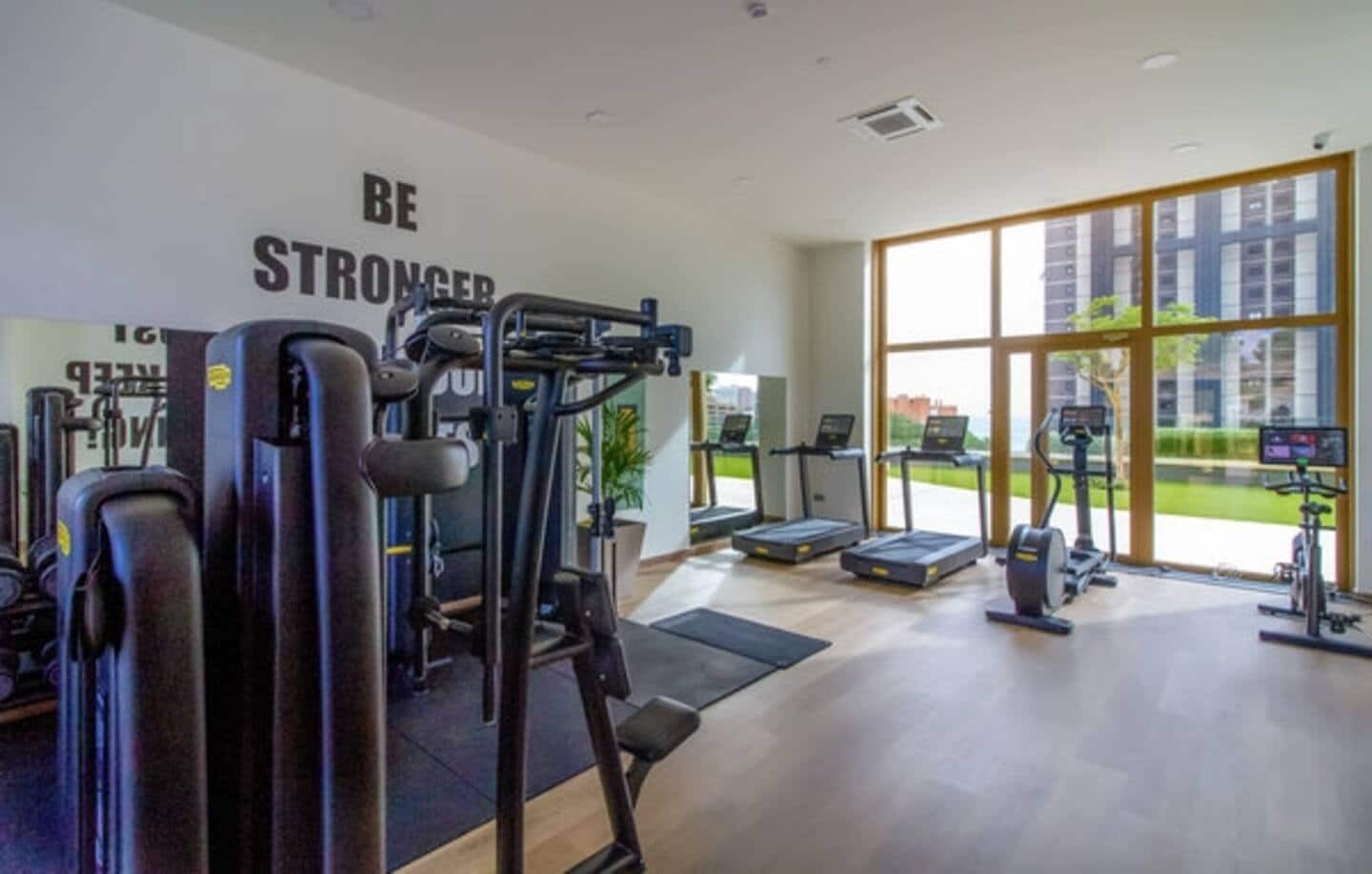 1 soveværelse Lejlighed til salg i Benidorm med swimmingpool - € 466.500 (Ref: 9572340)