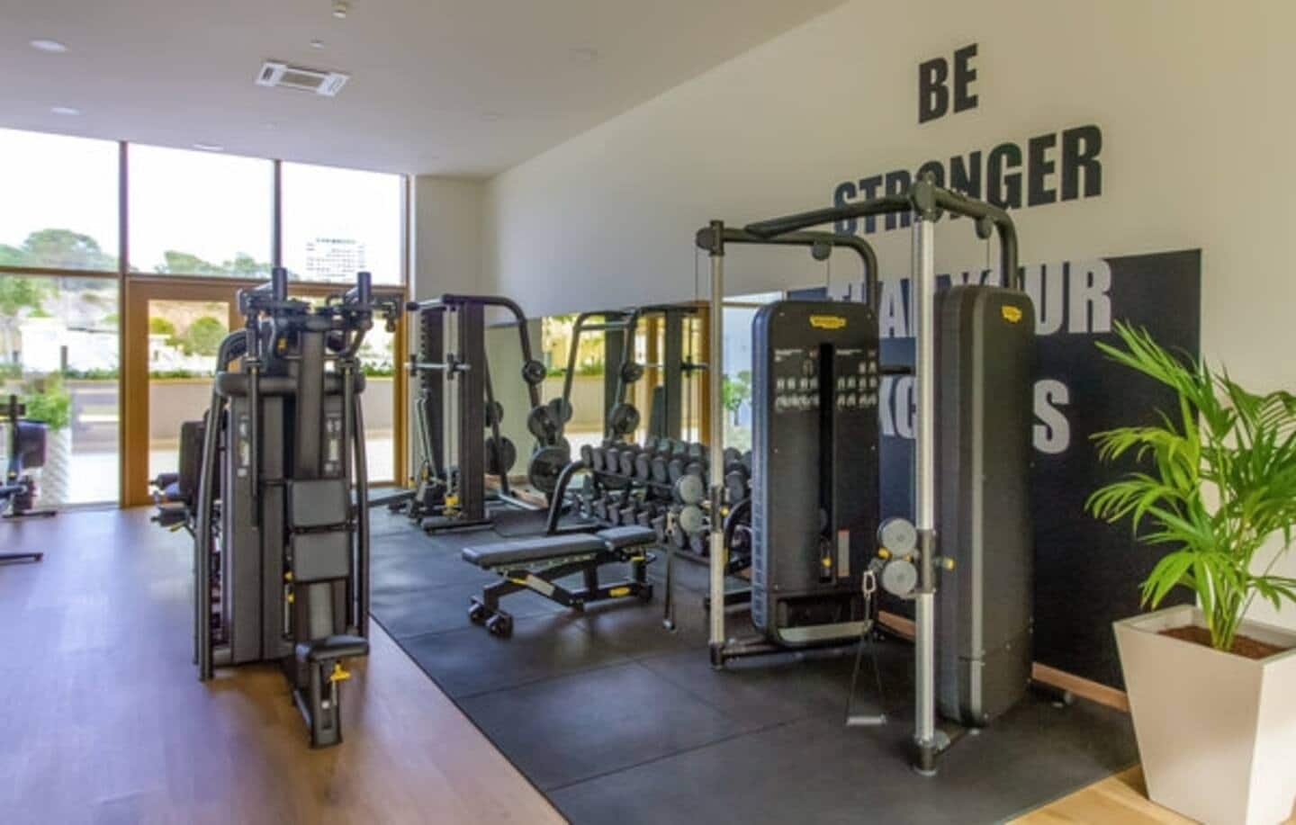 1 bedroom Apartment for sale in Benidorm with pool - € 466,500 (Ref: 9572340)