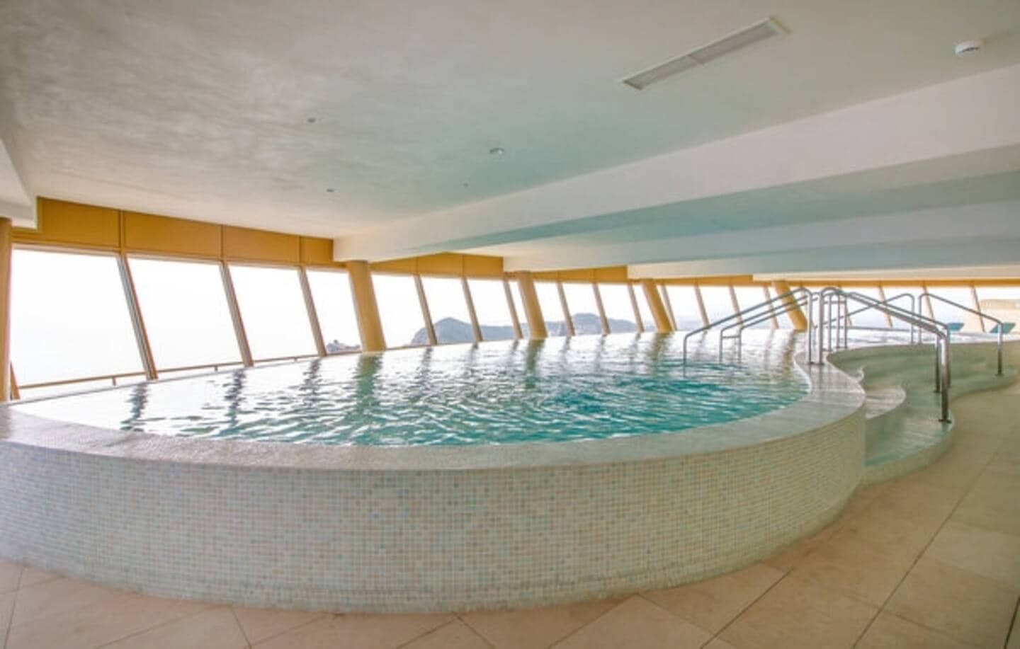 1 soveværelse Lejlighed til salg i Benidorm med swimmingpool - € 466.500 (Ref: 9572340)