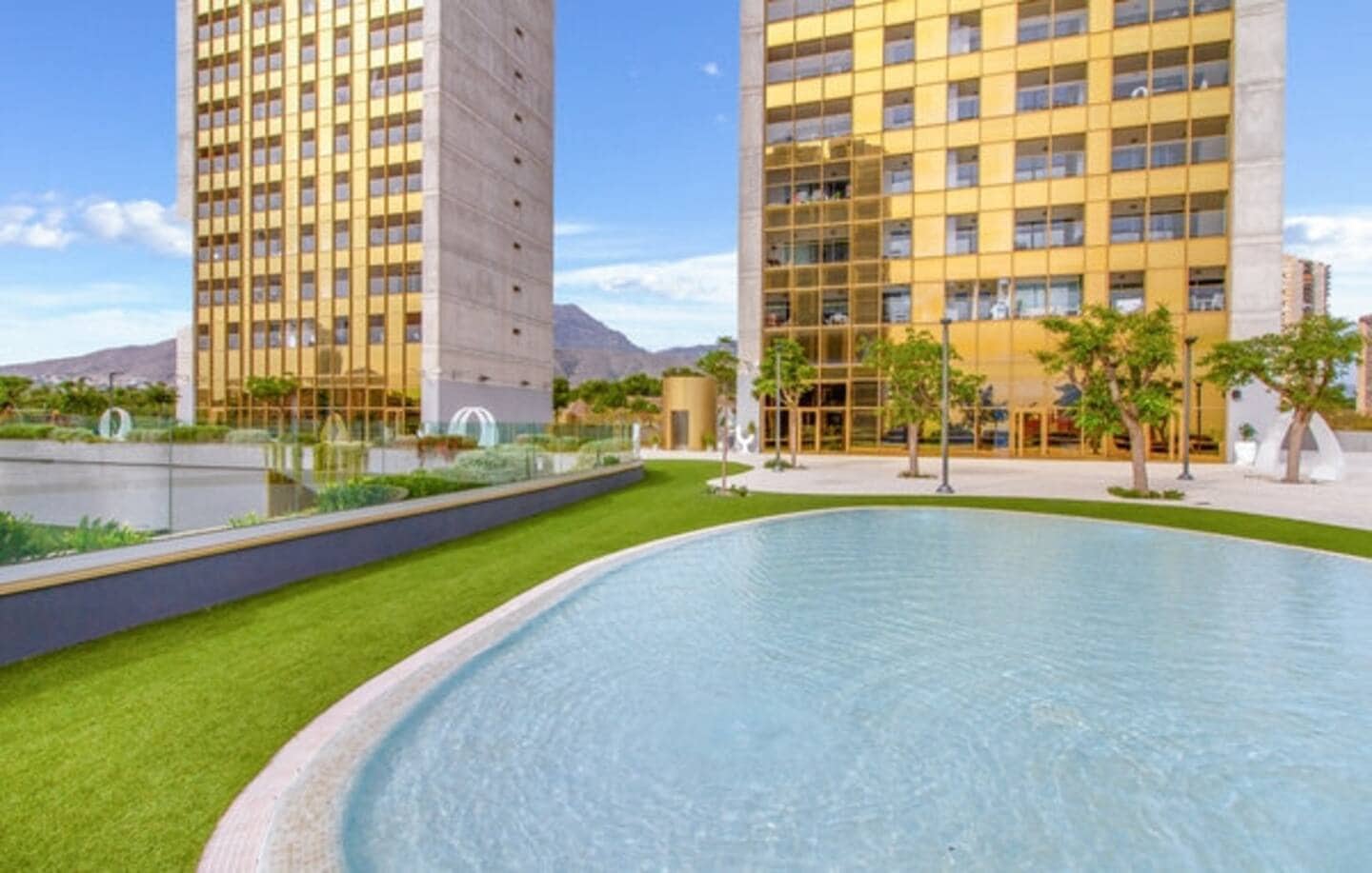 1 soveværelse Lejlighed til salg i Benidorm med swimmingpool - € 466.500 (Ref: 9572340)