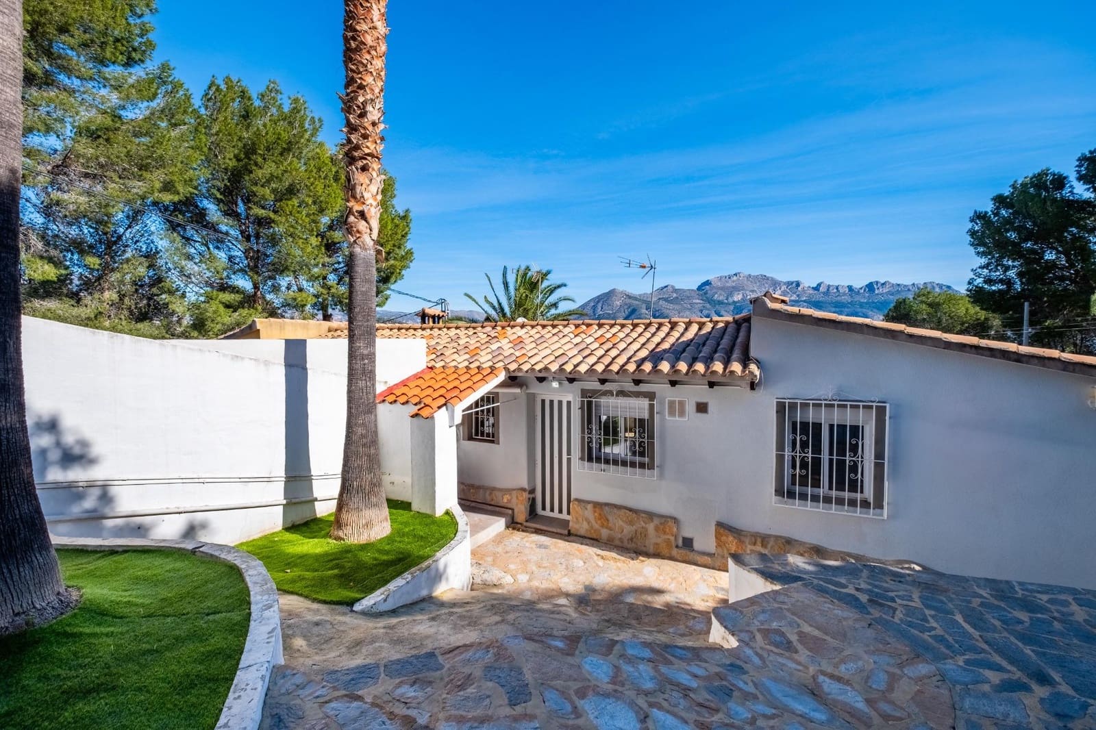 2 bedroom Terraced Villa for sale in La Nucia with pool - € 247,000 (Ref: 9572343)