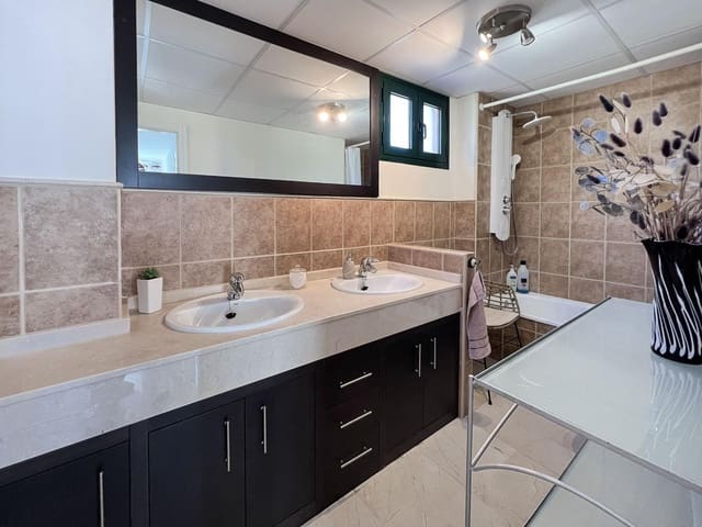 3 makuuhuone Huoneisto myytävänä paikassa Finestrat mukana uima-altaan - 465 000 € (Ref: 9572345)