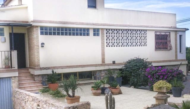 4 slaapkamer Villa te koop in Benidorm met zwembad - € 790.000 (Ref: 9572349)
