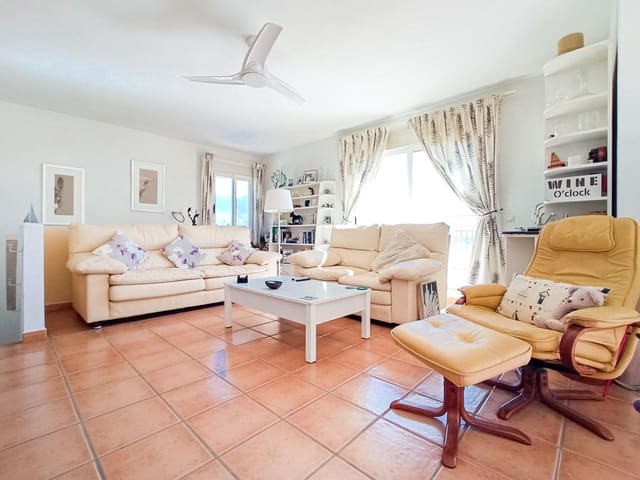 Chalet de 4 habitaciones en La Nucia en venta con piscina - 450.000 € (Ref: 9572350)