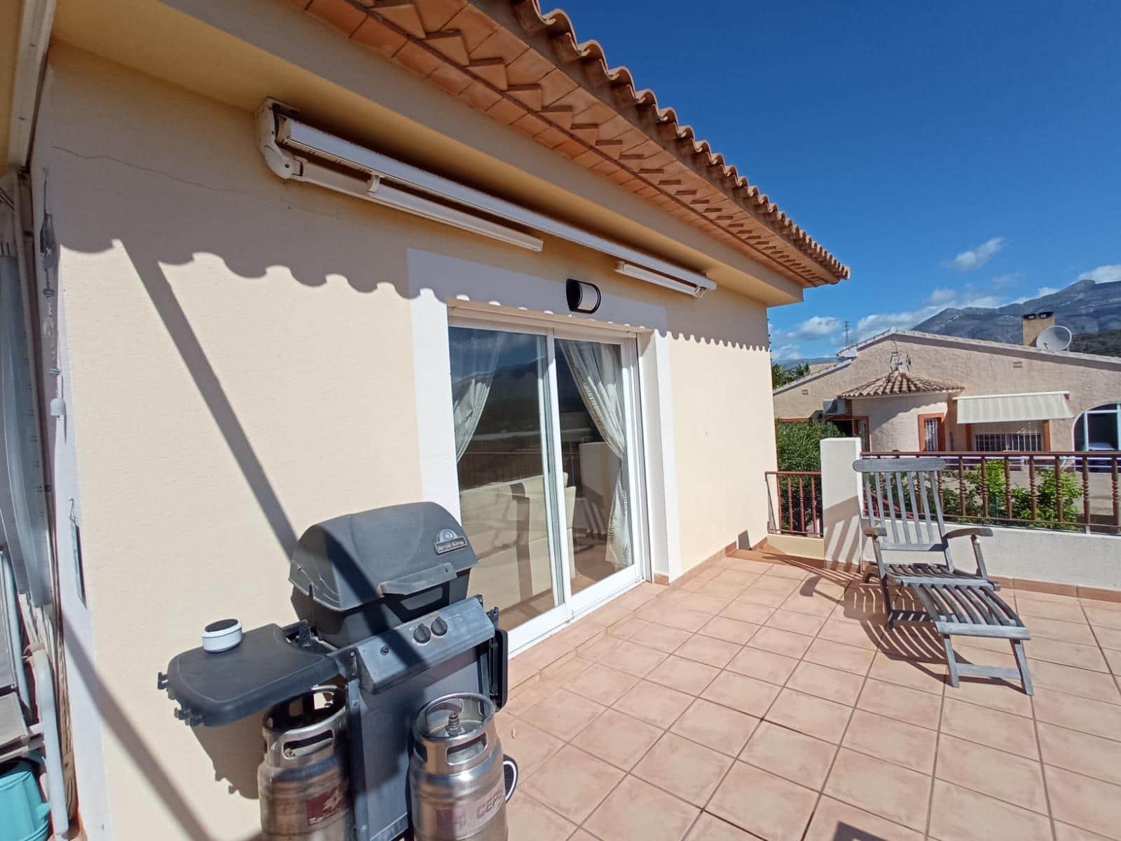 4 bedroom Villa for sale in La Nucia with pool - € 450,000 (Ref: 9572350)