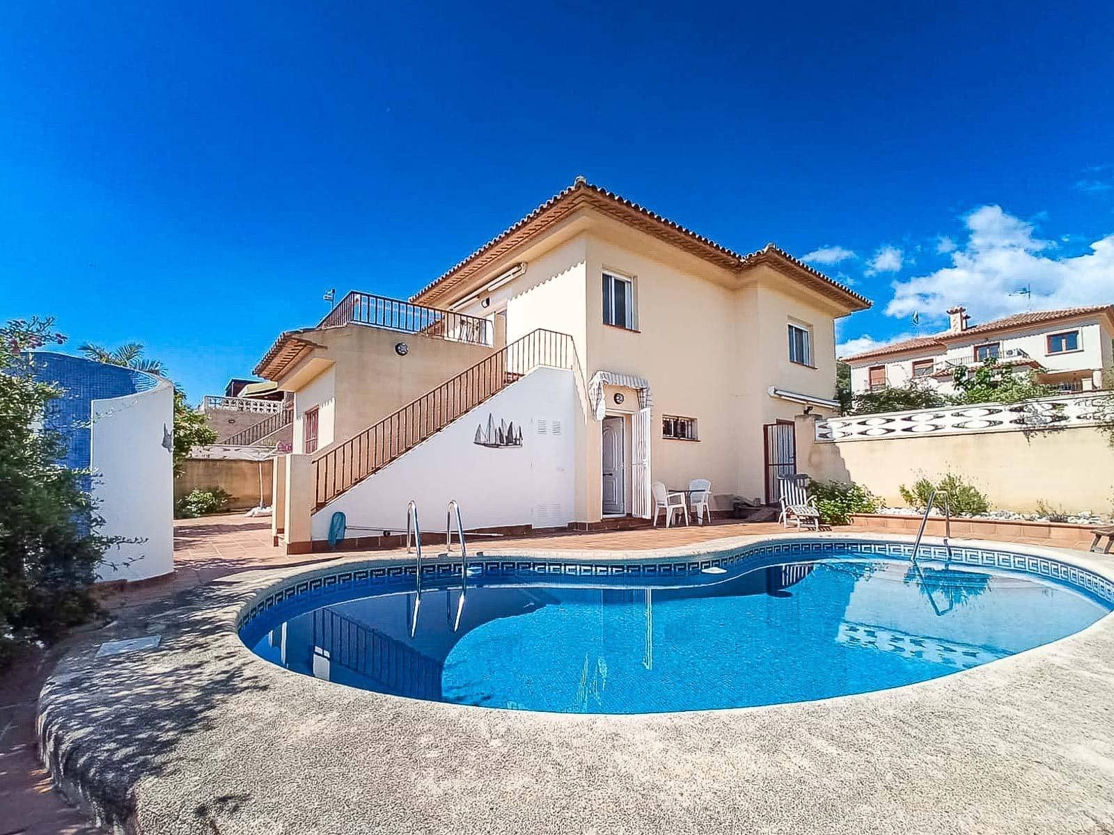 4 bedroom Villa for sale in La Nucia with pool - € 450,000 (Ref: 9572350)