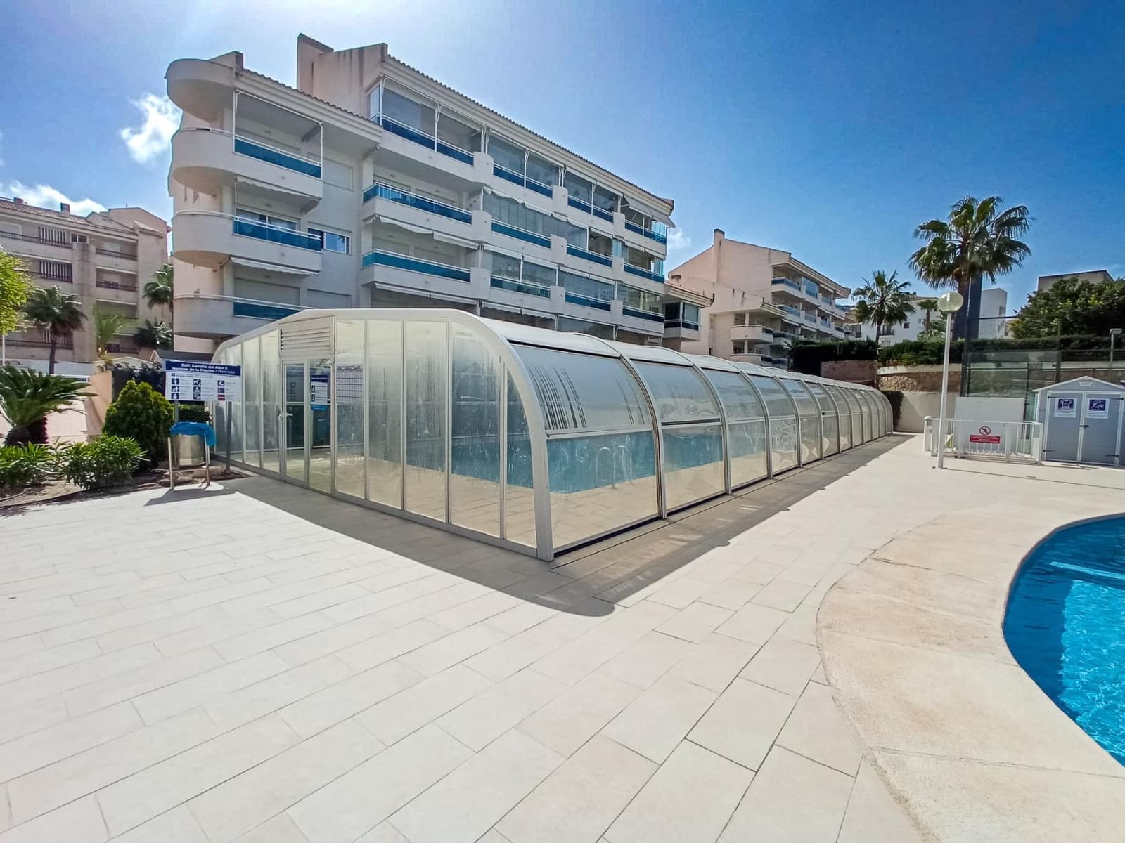 2 bedroom Apartment for sale in Alfaz del Pi / L'Alfas del Pi with pool - € 365,000 (Ref: 9572352)