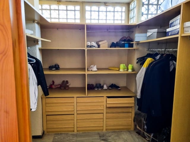 4 Zimmer Apartment zu verkaufen in Benidorm mit Pool - 1.000.000 € (Ref: 9572355)