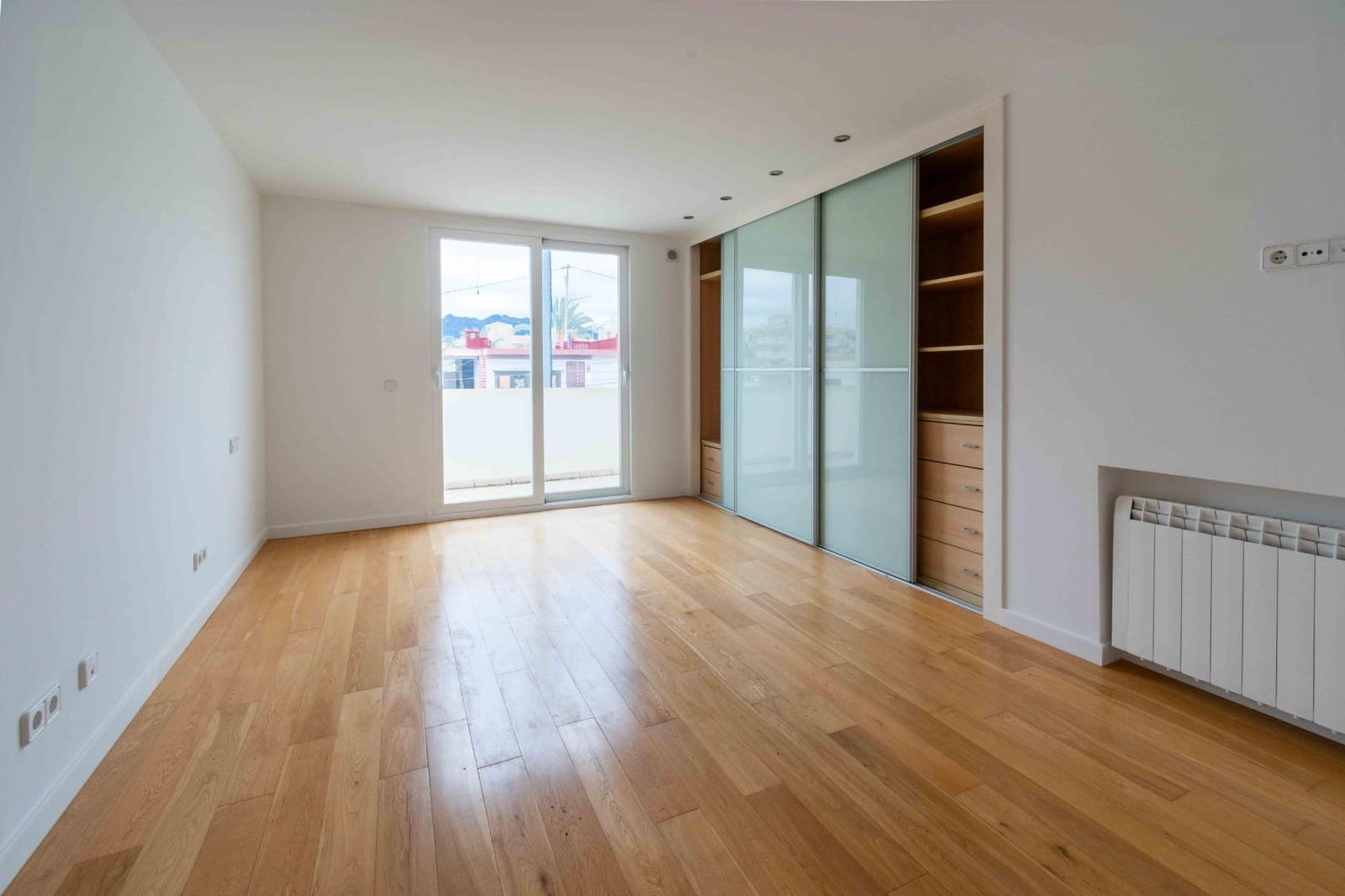 4 soveværelse Semi-Rækkehus til salg i Alfaz del Pi / L'Alfas del Pi med swimmingpool - € 902.000 (Ref: 9572357)