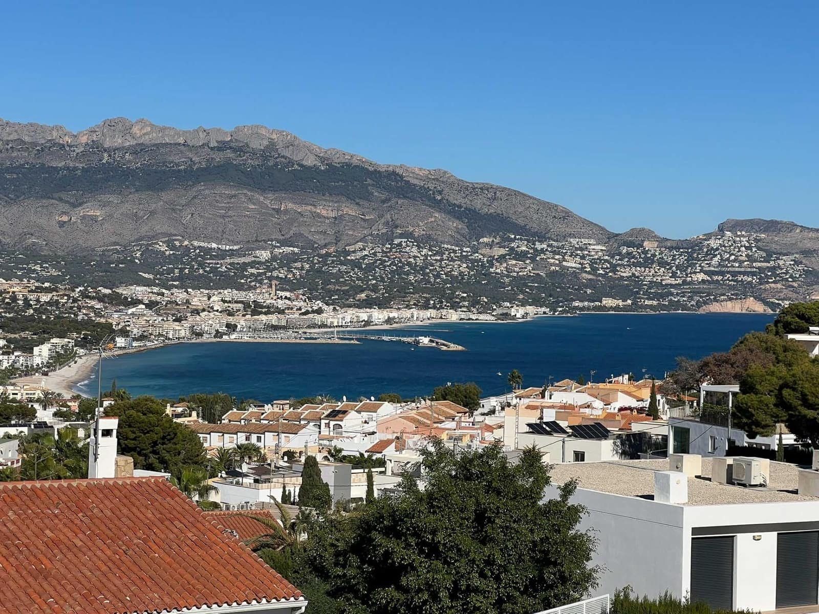 2 sovrum Radhus till salu i Alfaz del Pi / L'Alfas del Pi med pool - 575 000 € (Ref: 9591907)