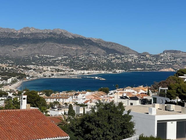 2 sovrum Radhus till salu i Alfaz del Pi / L'Alfàs del Pi med pool - 575 000 € (Ref: 9591907)