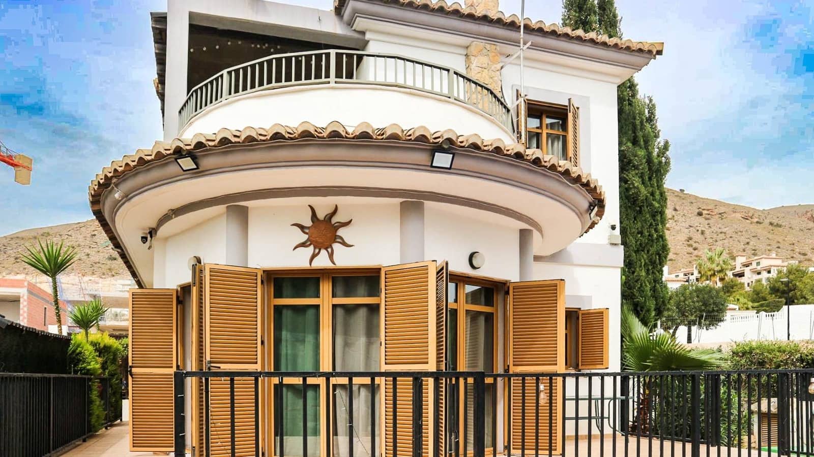 Chalet de 3 habitaciones en Finestrat en venta con piscina - 625.000 € (Ref: 9591909)