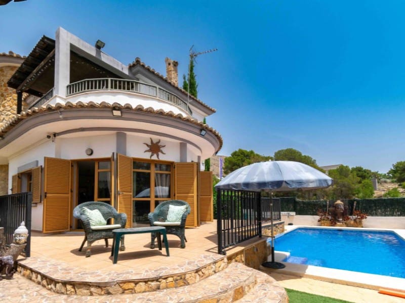 3 bedroom Villa for sale in Finestrat with pool - € 625,000 (Ref: 9591909)