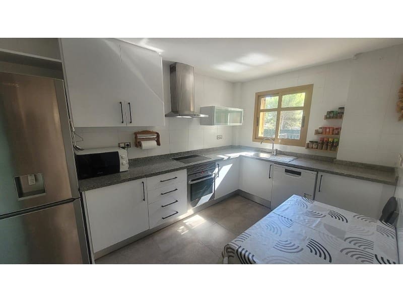 3 bedroom Villa for sale in Finestrat with pool - € 625,000 (Ref: 9591909)