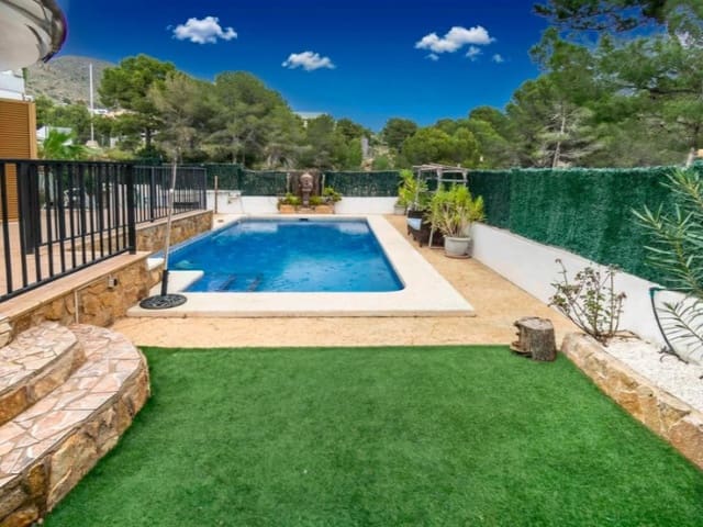 Chalet de 3 habitaciones en Finestrat Pueblo, Finestrat en venta con piscina - 625.000 € (Ref: 9591909)