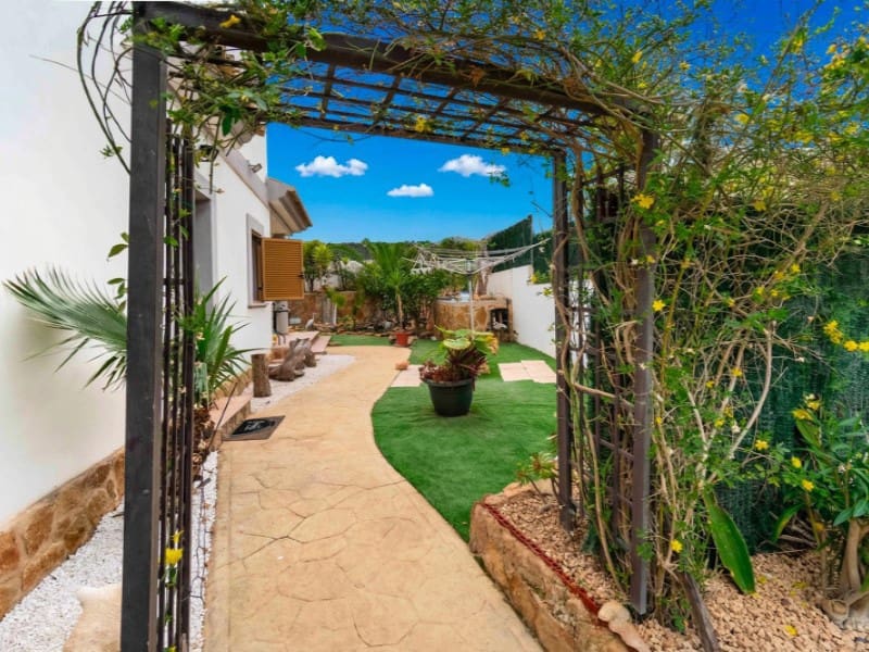 3 bedroom Villa for sale in Finestrat with pool - € 625,000 (Ref: 9591909)