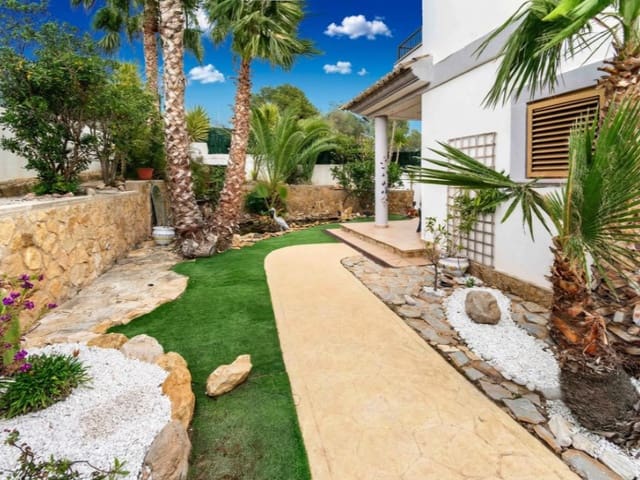 Chalet de 3 habitaciones en Finestrat Pueblo, Finestrat en venta con piscina - 625.000 € (Ref: 9591909)