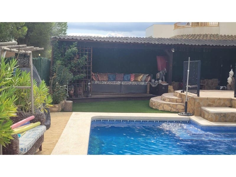 3 bedroom Villa for sale in Finestrat with pool - € 625,000 (Ref: 9591909)