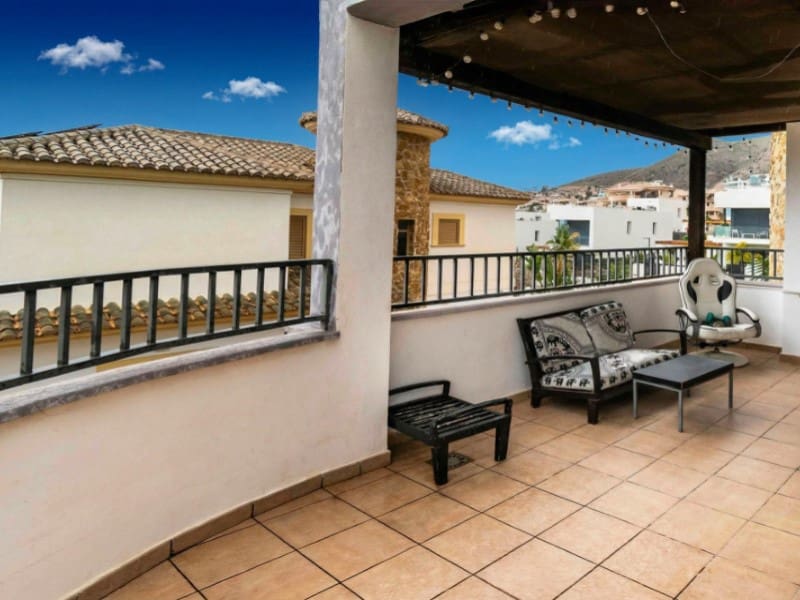 3 bedroom Villa for sale in Finestrat with pool - € 625,000 (Ref: 9591909)
