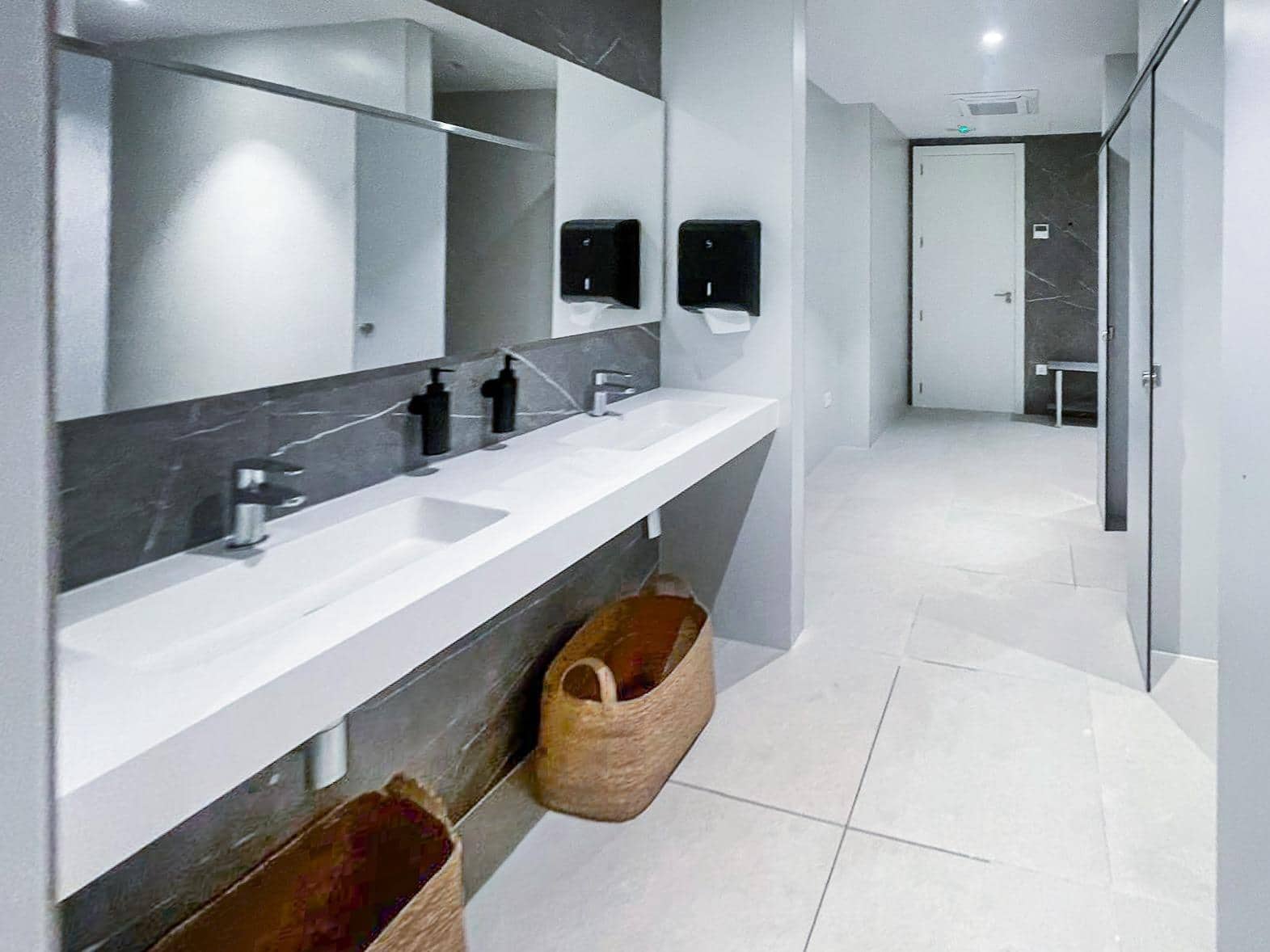 Apartamento de 2 habitaciones en Alfaz del Pi / L'Alfàs del Pi en venta con piscina - 649.000 € (Ref: 9591910)