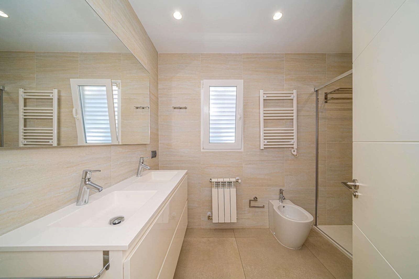 4 Zimmer Villa zu verkaufen in Alfaz del Pi / L'Alfas del Pi mit Pool - 975.000 € (Ref: 9591915)