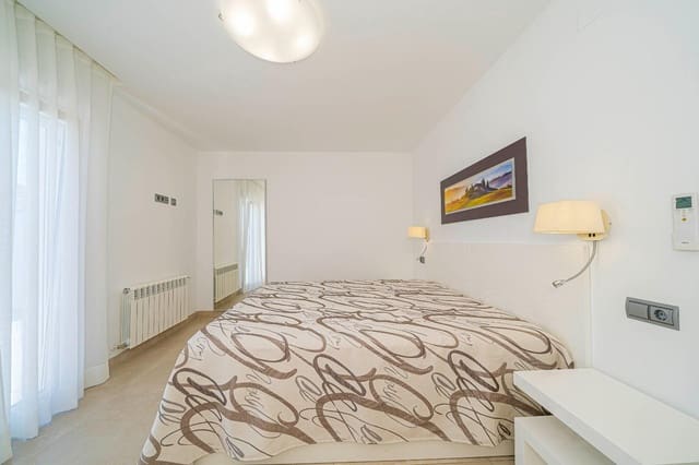 4 soverom Villa til salgs i Alfaz del Pi / L'Alfàs del Pi med svømmebasseng - € 975 000 (Ref: 9591915)