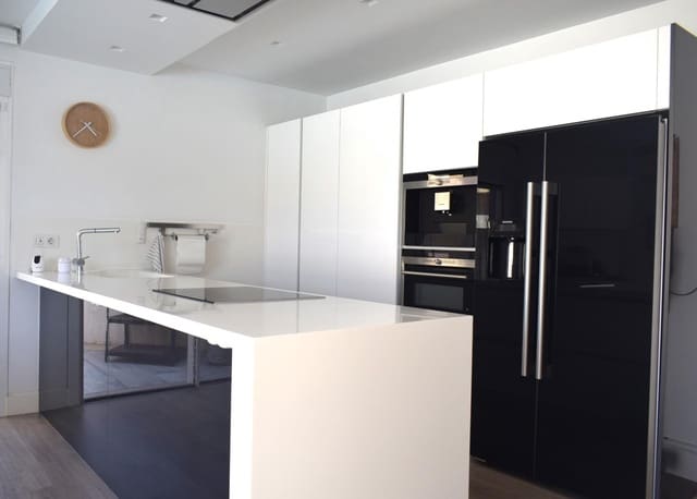 4 sypialnia Dom blizniak na sprzedaż w Alfaz del Pi / L'Alfàs del Pi z basenem - 599 000 € (Ref: 9591917)