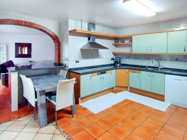 4 soveværelse Finca/Landehus til salg i Pueblo - Urbanizaciones, Alfaz del Pi / L'Alfàs del Pi med garage - € 600.000 (Ref: 9591925)
