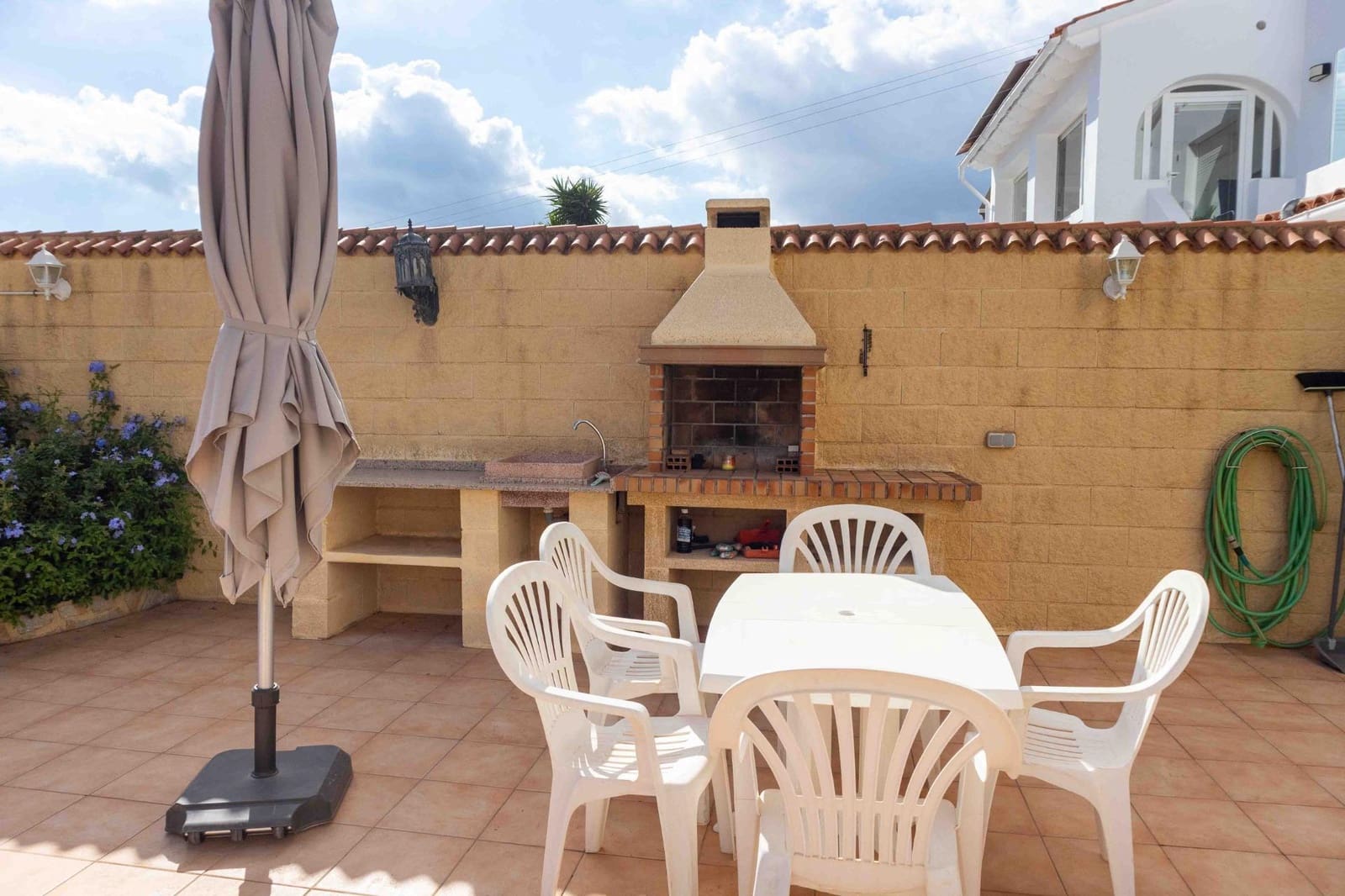 7 sypialnia Willa na sprzedaż w Alfaz del Pi / L'Alfas del Pi z basenem - 460 000 € (Ref: 9600055)