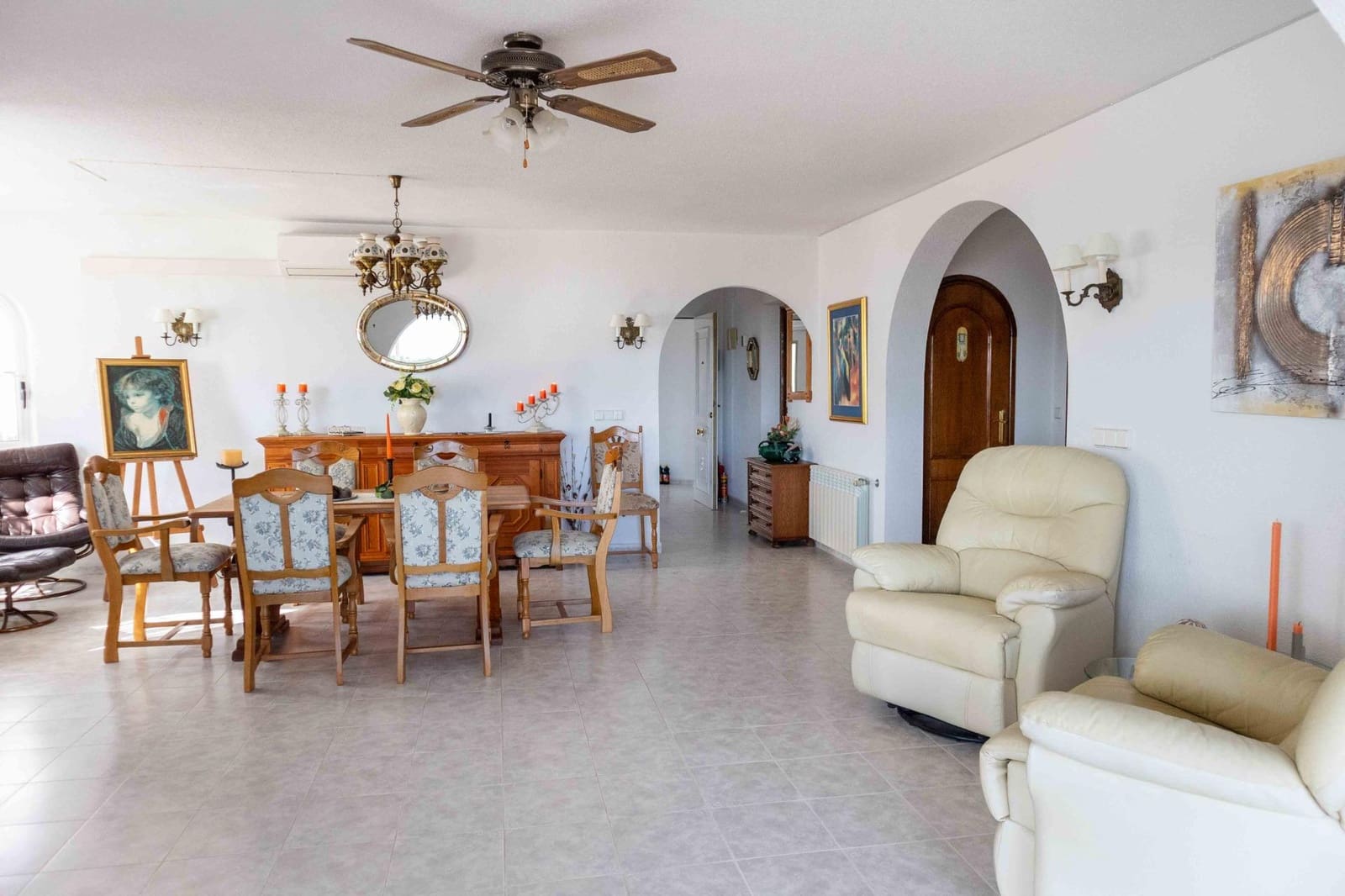 7 sypialnia Willa na sprzedaż w Alfaz del Pi / L'Alfas del Pi z basenem - 460 000 € (Ref: 9600055)