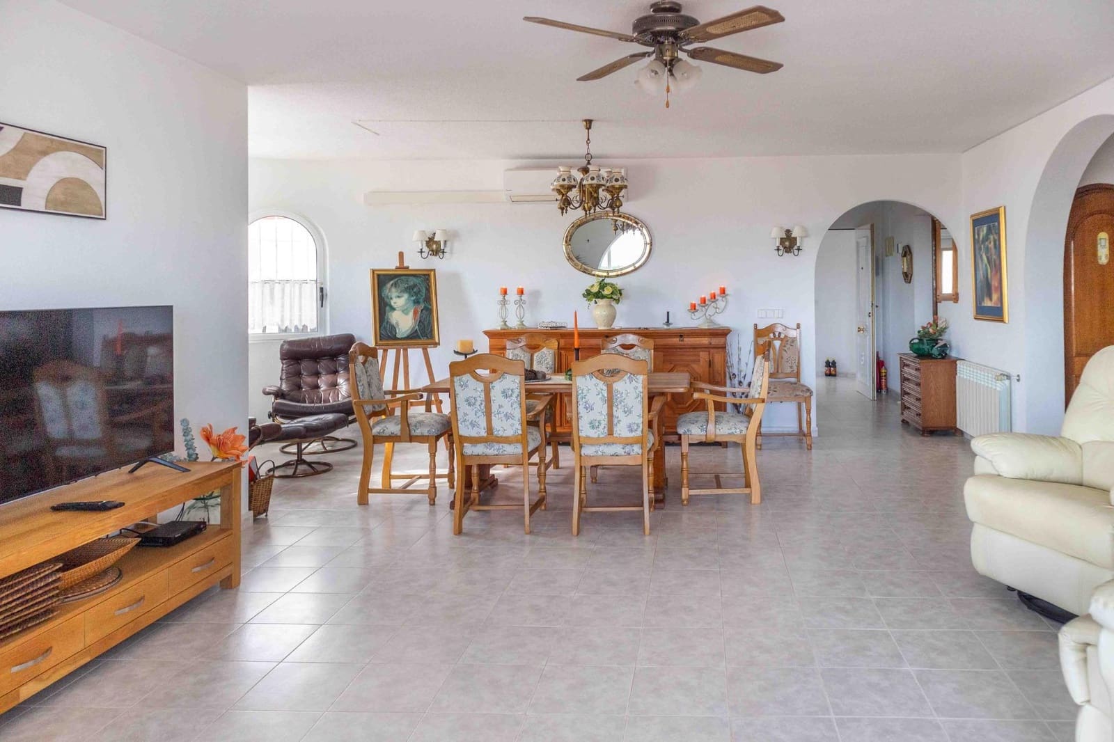 7 sypialnia Willa na sprzedaż w Alfaz del Pi / L'Alfas del Pi z basenem - 460 000 € (Ref: 9600055)