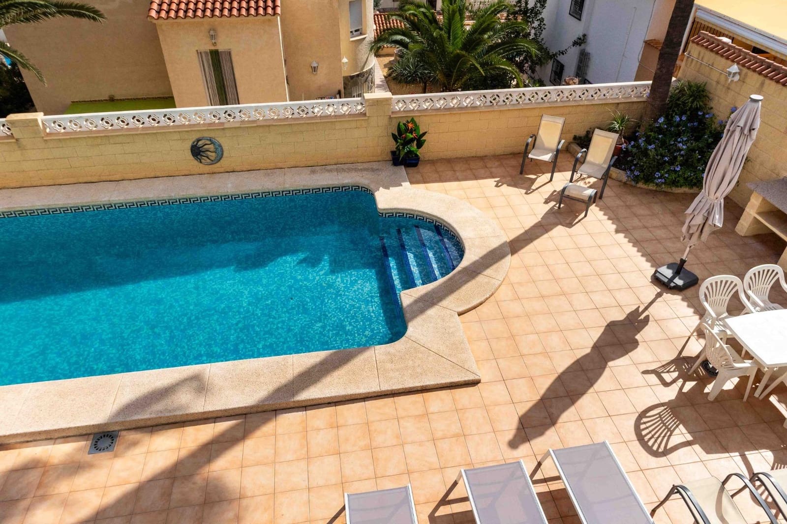 7 sypialnia Willa na sprzedaż w Alfaz del Pi / L'Alfas del Pi z basenem - 460 000 € (Ref: 9600055)