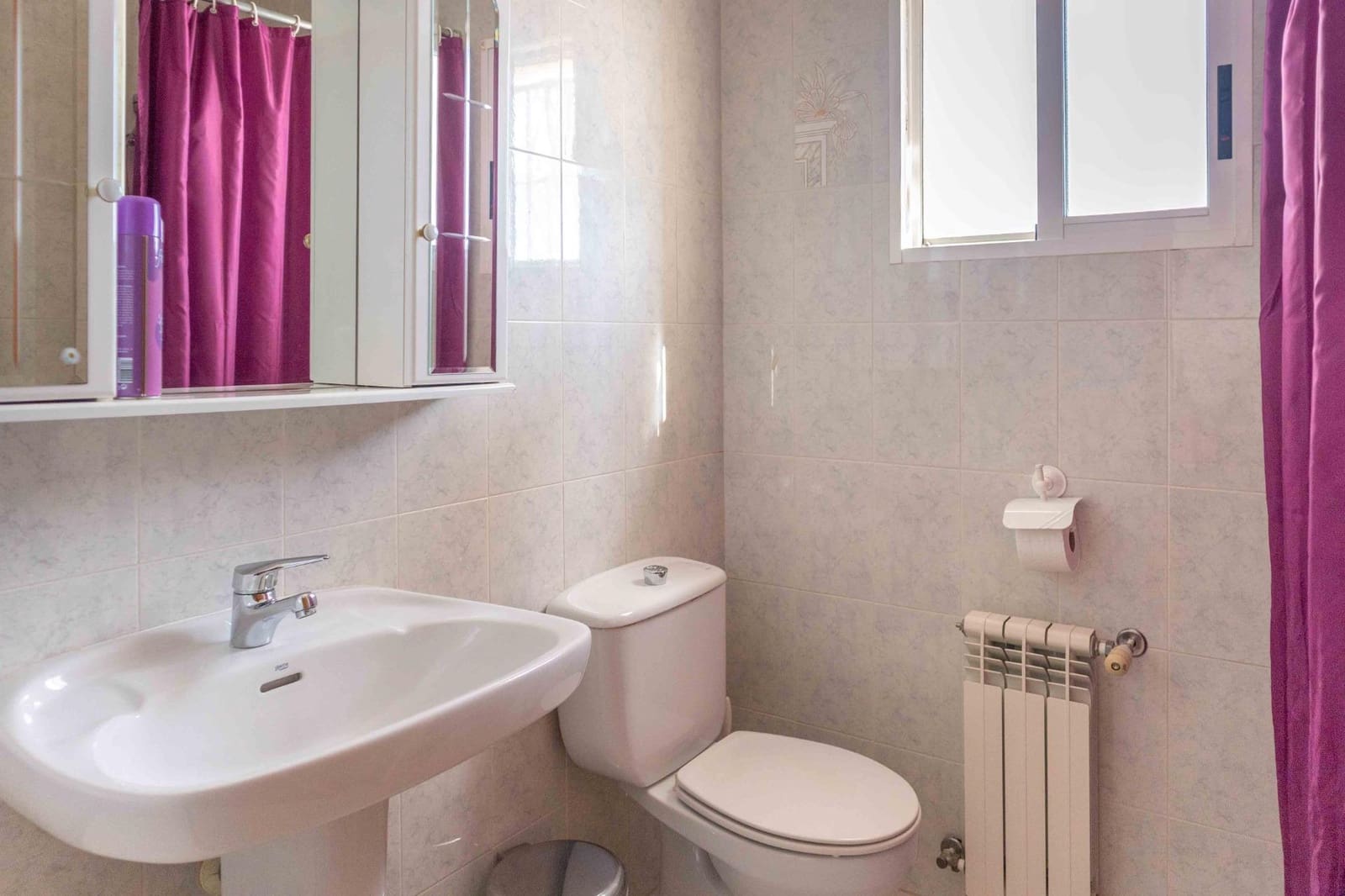 7 bedroom Villa for sale in Alfaz del Pi / L'Alfas del Pi with pool - € 460,000 (Ref: 9600055)