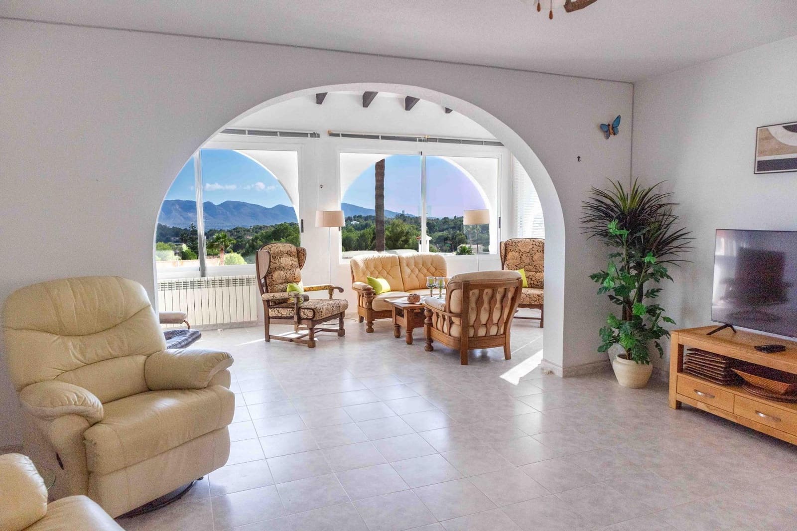 7 bedroom Villa for sale in Alfaz del Pi / L'Alfas del Pi with pool - € 460,000 (Ref: 9600055)