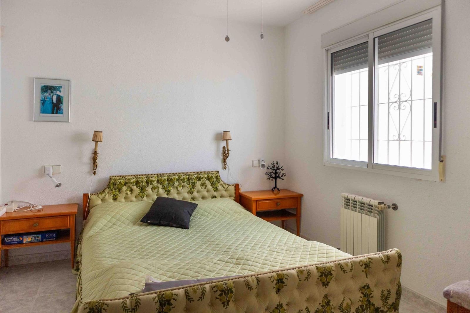 7 bedroom Villa for sale in Alfaz del Pi / L'Alfas del Pi with pool - € 460,000 (Ref: 9600055)