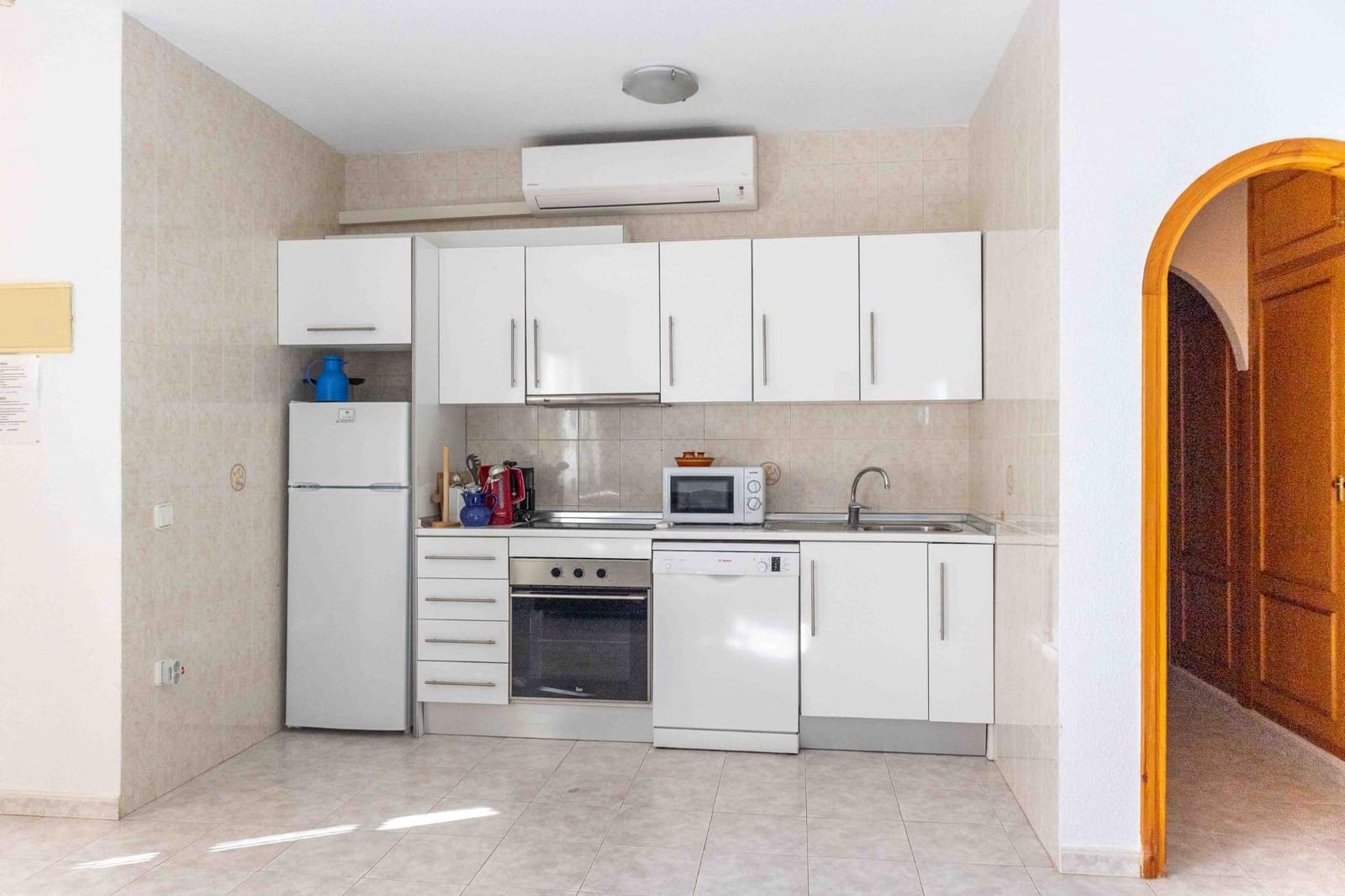 7 bedroom Villa for sale in Alfaz del Pi / L'Alfas del Pi with pool - € 460,000 (Ref: 9600055)