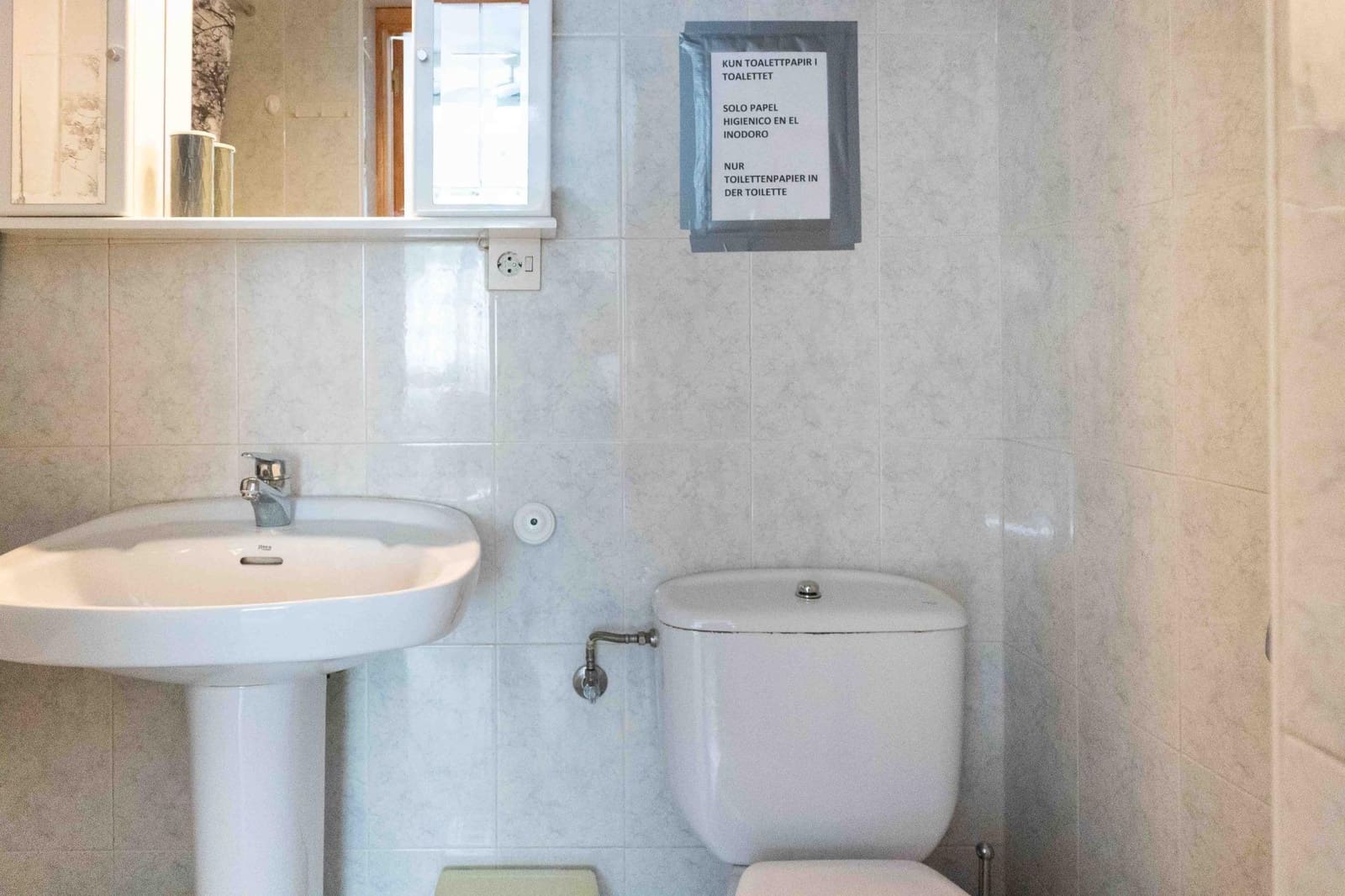 7 bedroom Villa for sale in Alfaz del Pi / L'Alfas del Pi with pool - € 460,000 (Ref: 9600055)