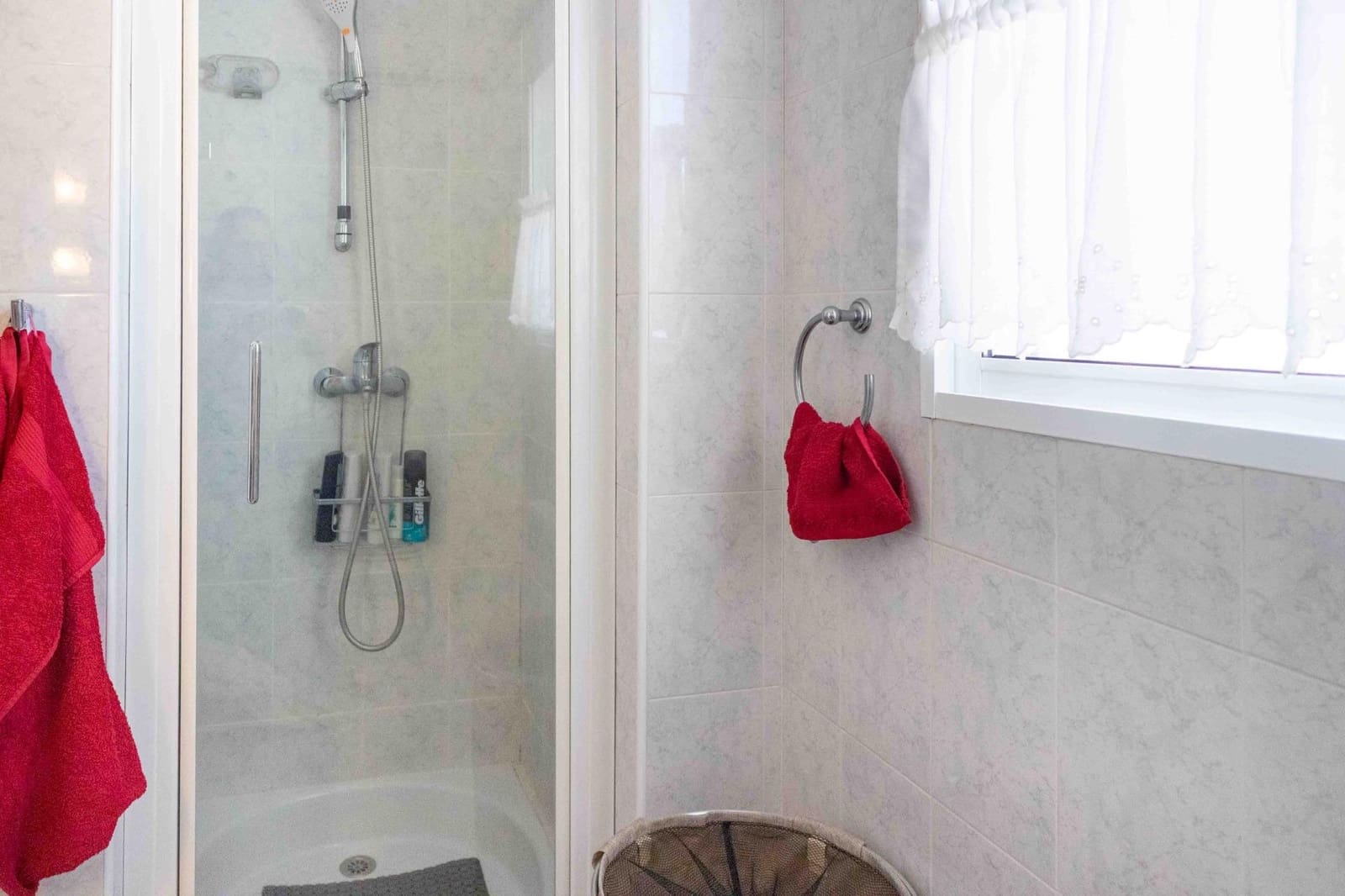 7 bedroom Villa for sale in Alfaz del Pi / L'Alfas del Pi with pool - € 460,000 (Ref: 9600055)