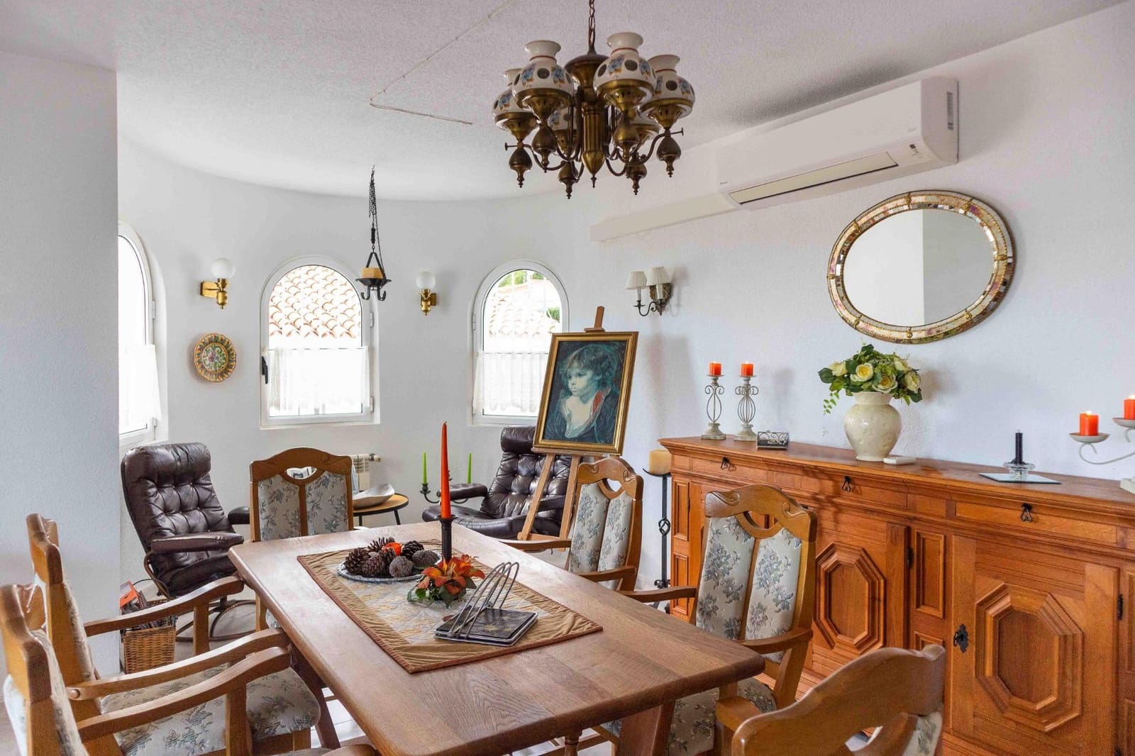 7 bedroom Villa for sale in Alfaz del Pi / L'Alfas del Pi with pool - € 460,000 (Ref: 9600055)